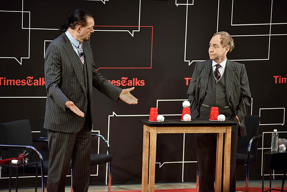 Penn & Teller - New York Times Building, NYC, 2015